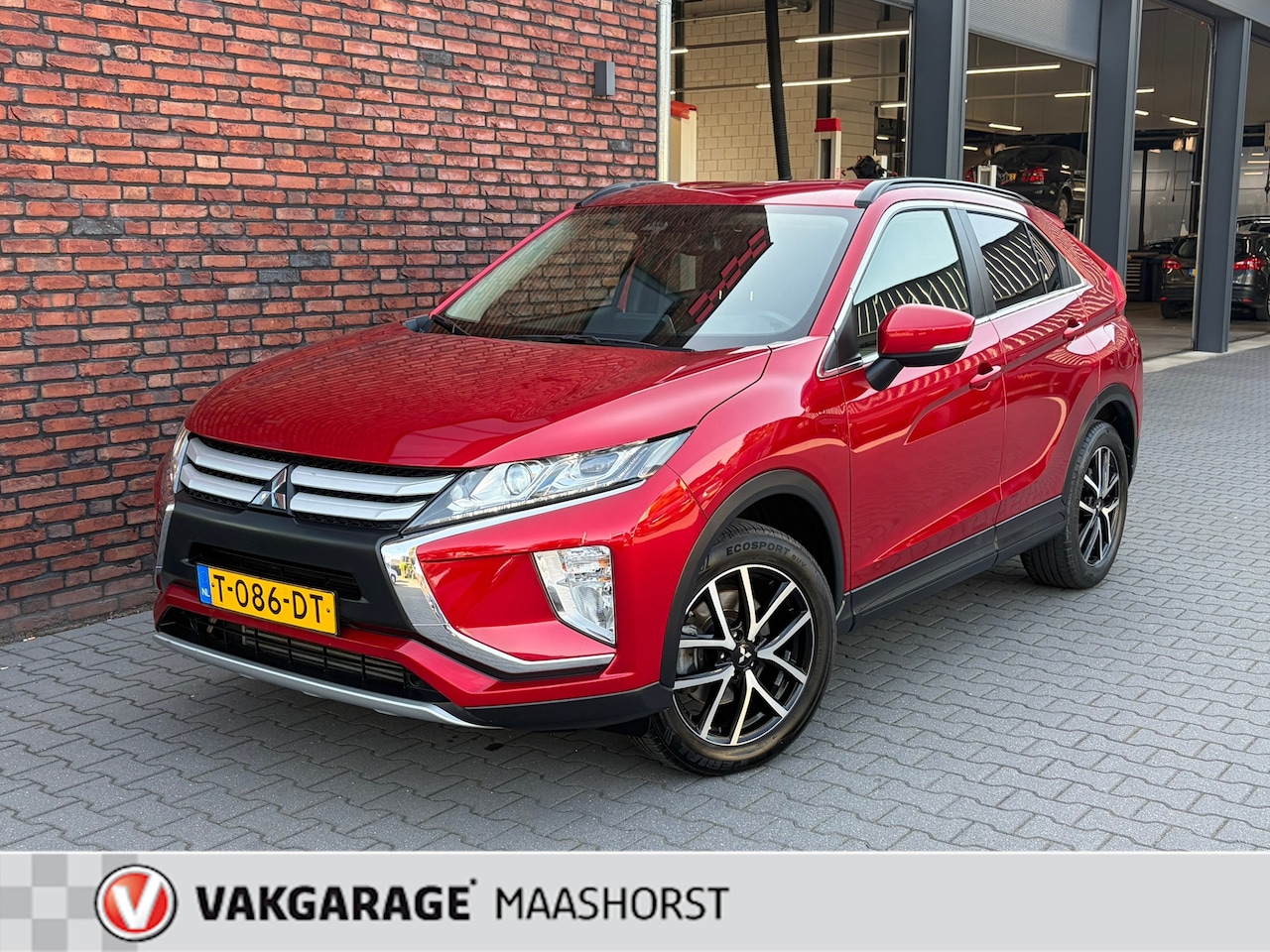 Mitsubishi Eclipse Cross - 1.5 DI-T Pure 1600Kg Trek AchteruitrijCam./LED/PDC/Clima/Airco/Cruise/Trekhaak/AppConnect - AutoWereld.nl