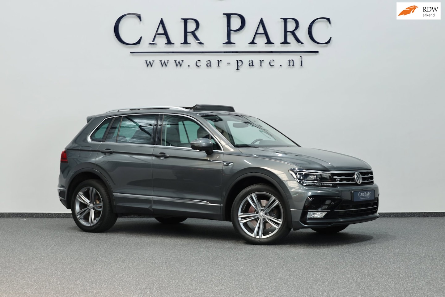 Volkswagen Tiguan - 2.0 TSI 4Motion R-line 180+PK LED/VIRTUAL/PANORAMADAK/ALCANTARA+S.VERWARMING/LMV/ACC/ECC/1 - AutoWereld.nl