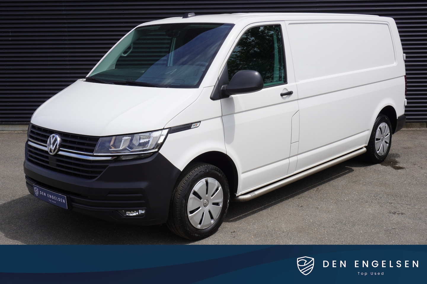 Volkswagen Transporter - 110pk L2H1 Comfortline Cruisie control Apple carplay Airco Lat om Lat 3 persoons - AutoWereld.nl