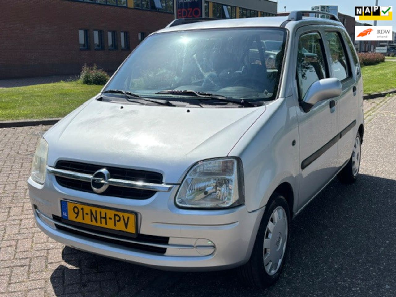Opel Agila - 1.2-16V Color Edition stuurbekrachtiging Audio/MP3 Electric pakket Colorpakket Dealeronder - AutoWereld.nl