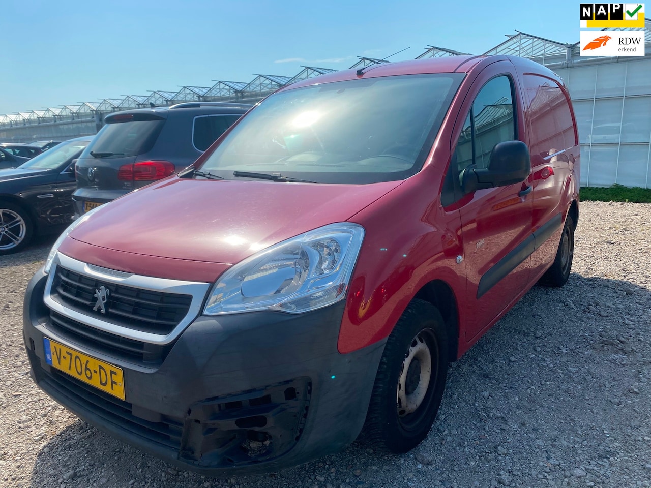 Peugeot Partner - | 2017 | 120 1.6 BlueHDi 75 L1 XR | Export en Handel - AutoWereld.nl