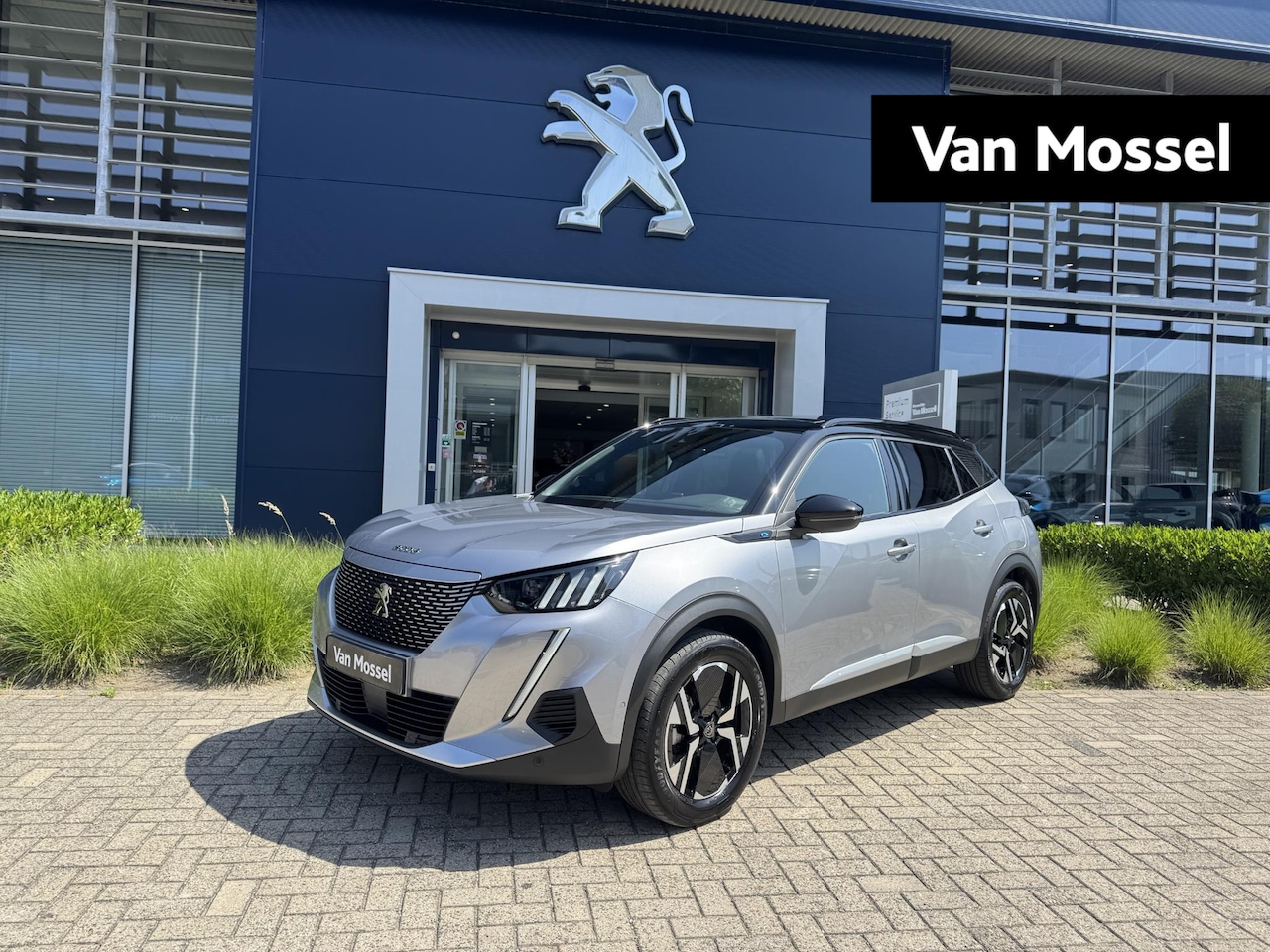 Peugeot e-2008 - EV GT 50 kWh l Panoramisch Schuifdak l Massage - AutoWereld.nl