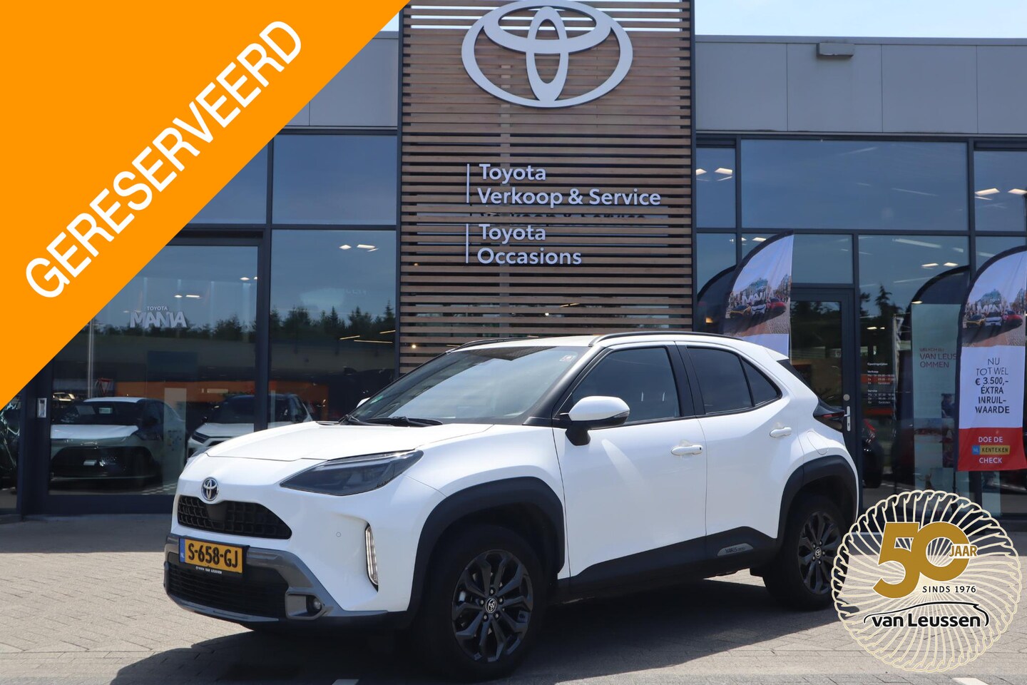 Toyota Yaris Cross - 1.5 HYBRID EXPLORE STOELVERW. KEYLESS 17'' LM-VELGEN NAVI PARK-SENS. CAMERA LED - AutoWereld.nl