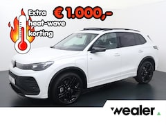 Volkswagen Tiguan - 1.5 eHybrid R-Line Edition | 272 PK | SoH 100% | Trekhaak wegklapbaar | Adaptive Cruise Co