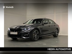 BMW 3-serie - 320e Business Edition Plus | M-Sportpakket | Panoramadak | Laserlight | 19'' inch | Stoelv
