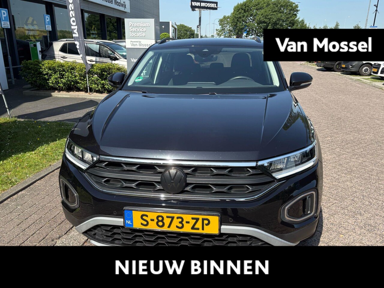 Volkswagen T-Roc - 1.5 TSI Life Business 150 PK| Navigatie | Climatronic | Stoelverwarming | Parkeersensoren - AutoWereld.nl