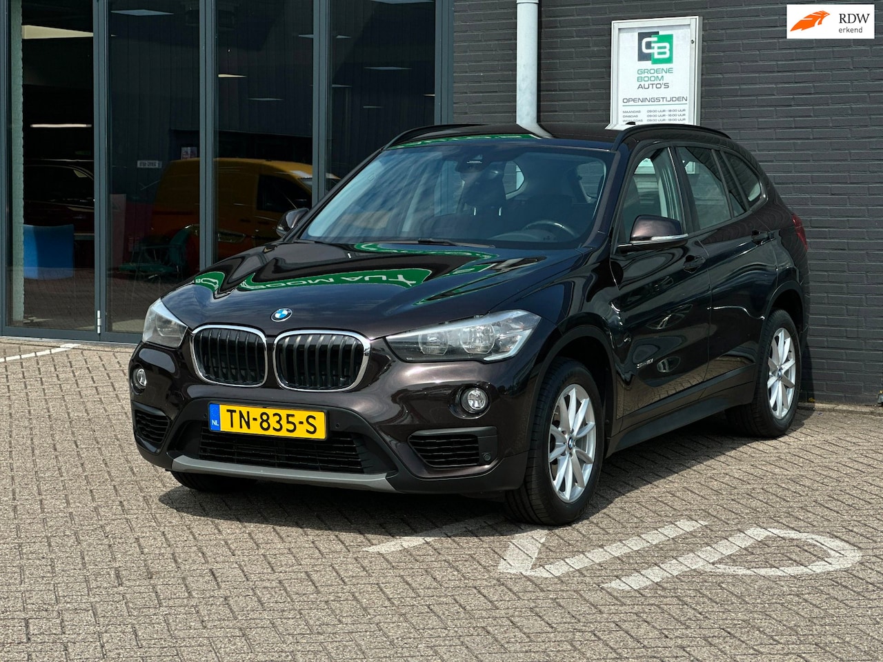 BMW X1 - SDrive18i High Executive/1STE EG/AUTOMAAT/DEALER ONDERHOUDEN!! - AutoWereld.nl