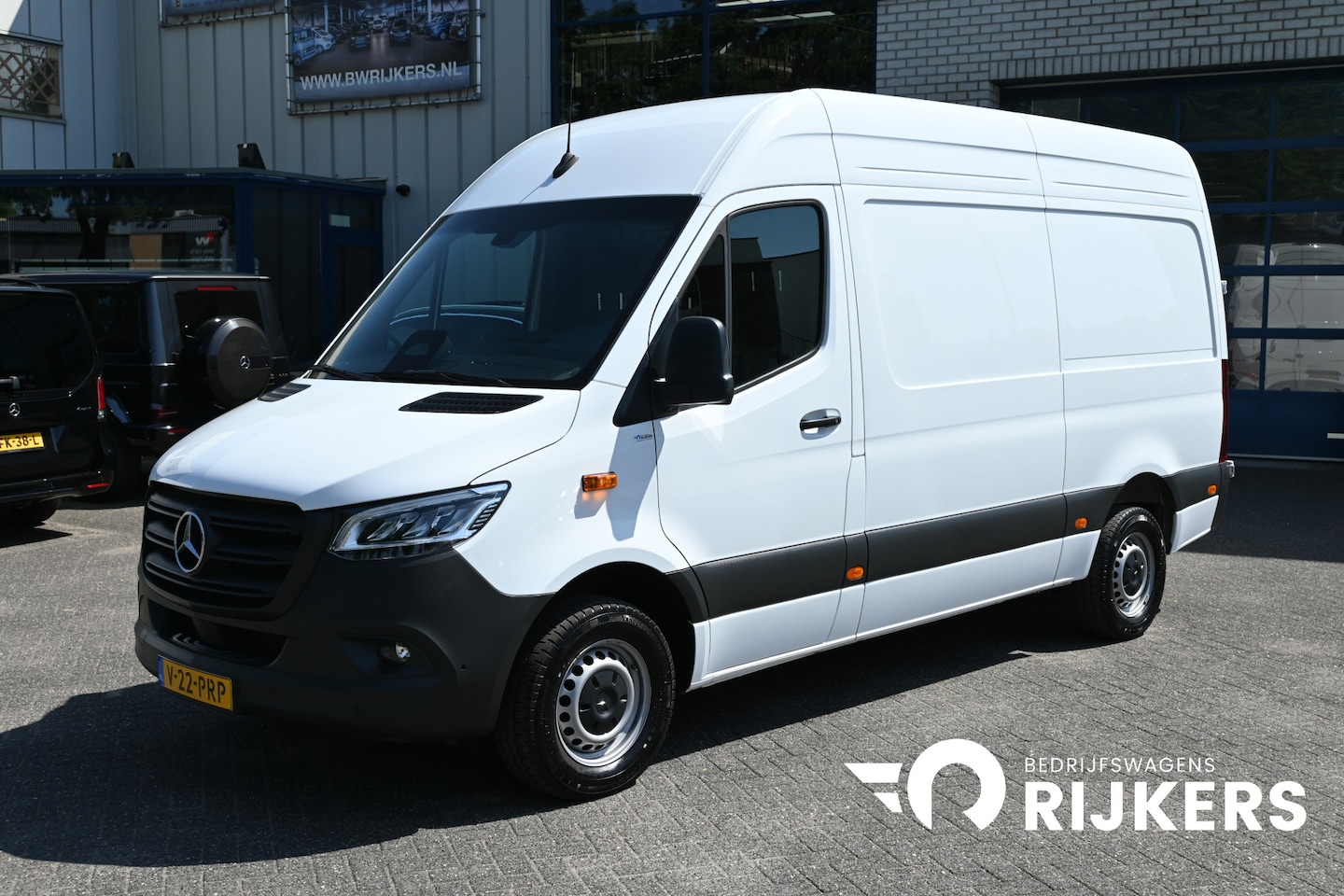 Mercedes-Benz Sprinter - 317 CDI L2H2 Pro LED, Geveerde stoel, Navigatie met camera - AutoWereld.nl