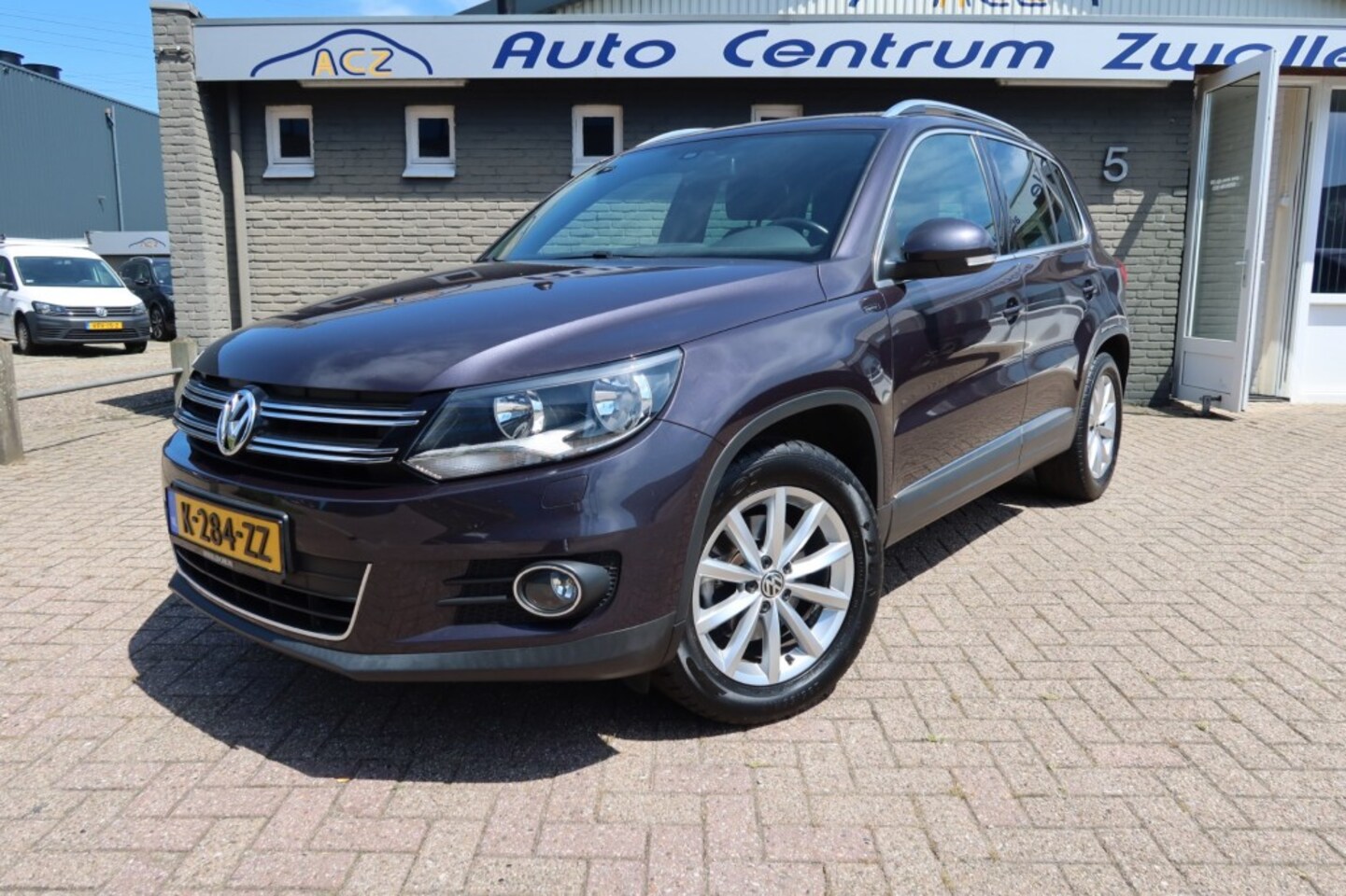 Volkswagen Tiguan - 1.4 TSI LOUNGE, PANO , NAVI , CAMERA, TREKHAAK ENZ... - AutoWereld.nl