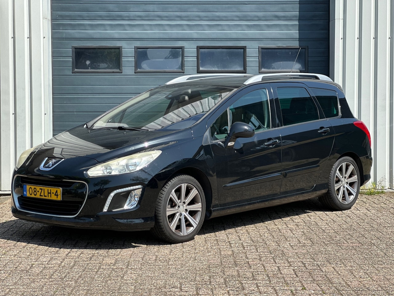 Peugeot 308 SW - 1.6 THP Allure 7p PANO / CLIMA / LEES TEKST! - AutoWereld.nl