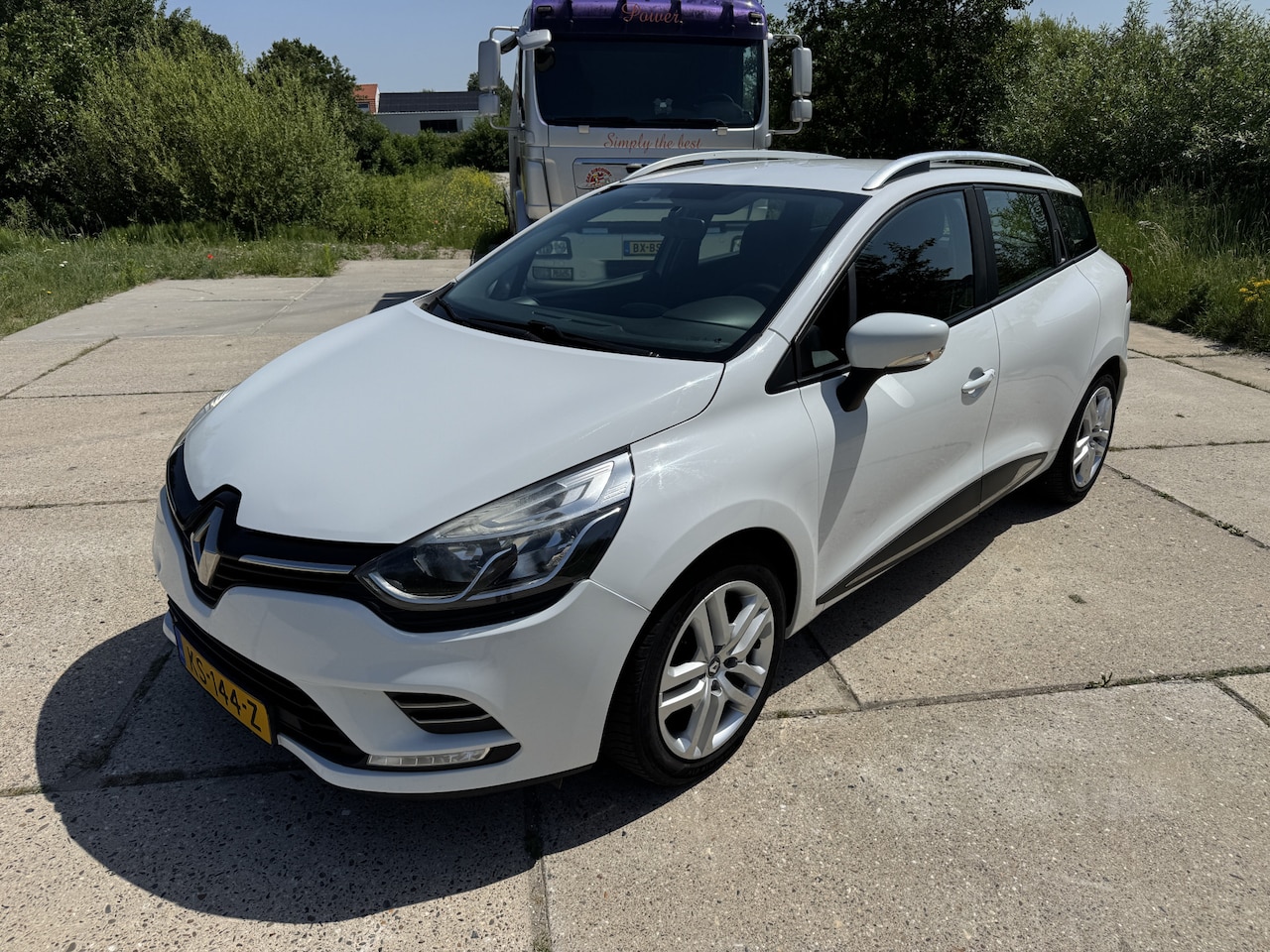 Renault Clio Estate - 1.5 dCi 246.752km NAP airco navi EURO 6 - AutoWereld.nl