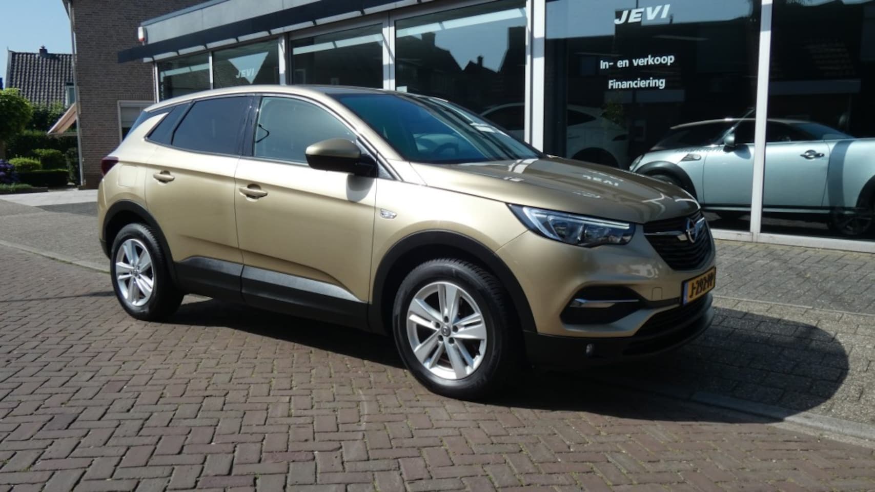 Opel Grandland X - 1.2 TURBO -  ECECUTIVE / A.C * CRUISE * 1/2LEDER * 17: L.M.V * APPLE/CARPLAY - AutoWereld.nl