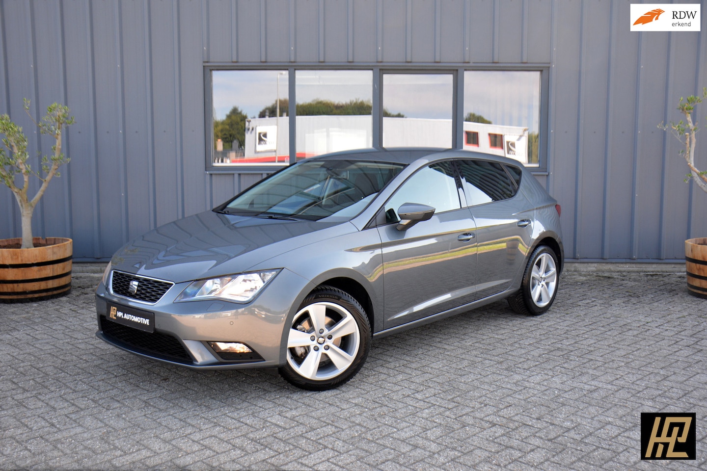 SEAT Leon - 1.4 TSI Business Intense * Navi * 17" * ECC * Stoelverw. * PDC V+A * Cruise * Zeer mooi - AutoWereld.nl