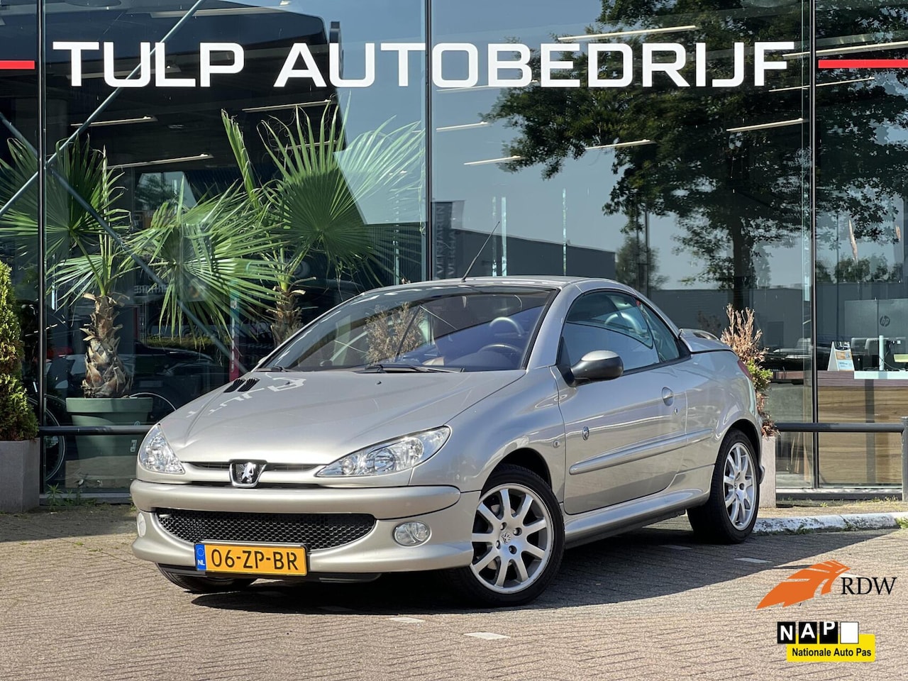 Peugeot 206 CC - 1.6-16V Roland Garros Unieke auto NL NAP - AutoWereld.nl
