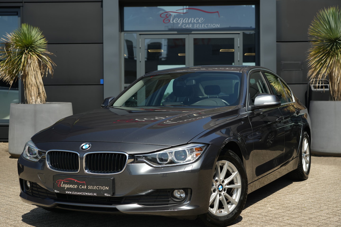 BMW 3-serie - 320i EfficientDynamics Edition Executive 170pk Navigatie/PDC/ClimateControl - AutoWereld.nl