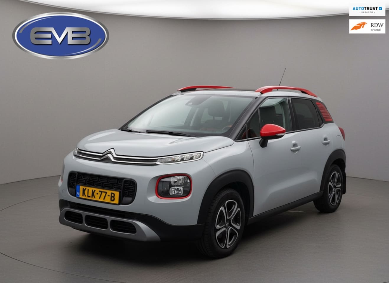 Citroën C3 Aircross - 1.2 PureTech S&S Business 1.2 PureTech 110 pk S&S Business, panoramadak,leder, trekhaak, distributie riem vervangen - AutoWereld.nl