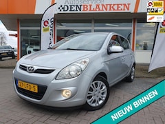 Hyundai i20 - 1.4i DynamicVersion 5drs Automaat BJ.2010 / Airco / Elektr. Pakket / Lage kmstand NAP