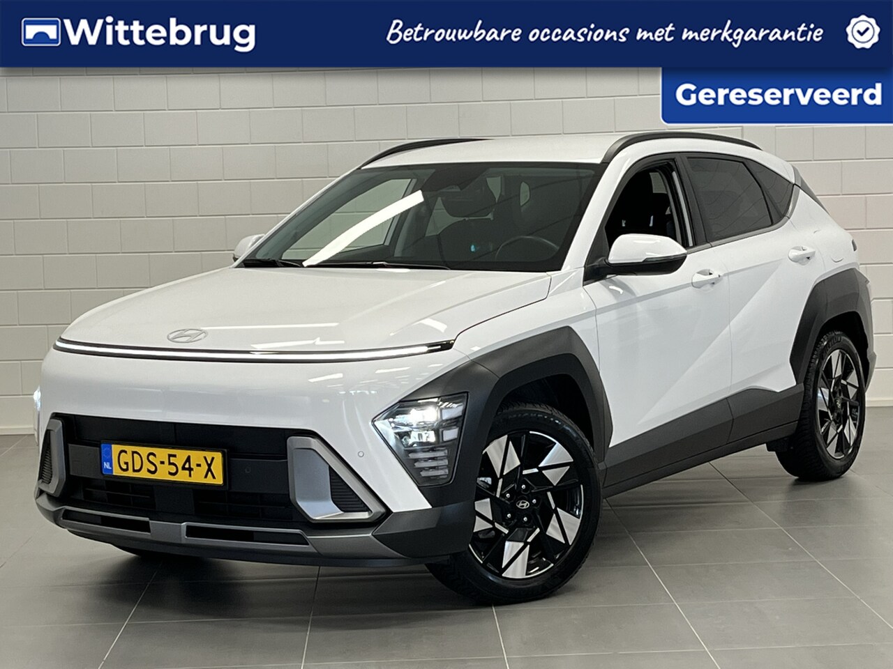 Hyundai Kona - 1.6 GDI HEV Comfort Smart FULL LED | TREKHAAK | ELEKTRISCHE ACHTERKLEP | COMPLETE DEALERON - AutoWereld.nl