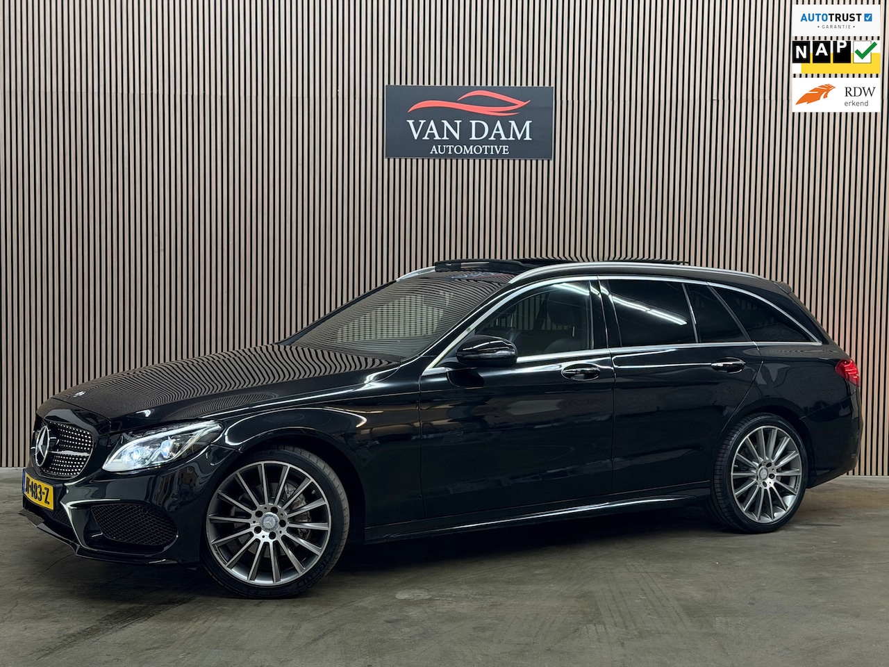 Mercedes-Benz C-klasse Estate - 200 AMG 2016 NAP PANO LEDER CAMERA - AutoWereld.nl