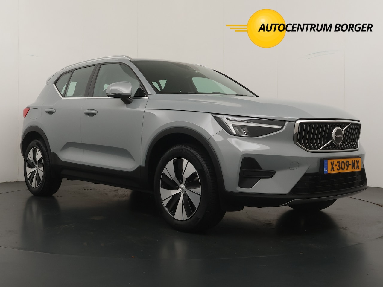 Volvo XC40 - 1.5 T4 Plug-in hybrid Core Bright / Trekhaak / Navi / Parkeersensoren / Camera / DakRails - AutoWereld.nl