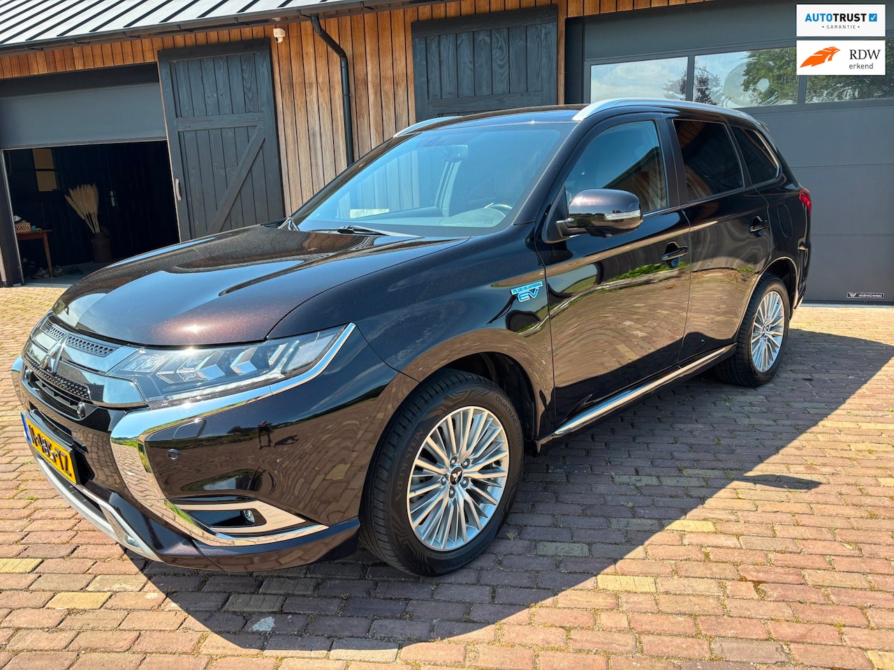 Mitsubishi Outlander - 2.4 PHEV S-Edition 2.4 PHEV S-Edition ,LEER,CARPLAY,CAMERA,ELECTR.KLEP. - AutoWereld.nl