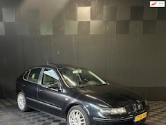 SEAT Leon - 1.8-20V Signo | Leder | Pano | Clima | Nieuwe APK |