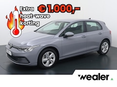Volkswagen Golf - 1.0 eTSI Life | 110 PK | Automaat | Adaptive Cruise Control | Achteruitrijcamera | Apple C