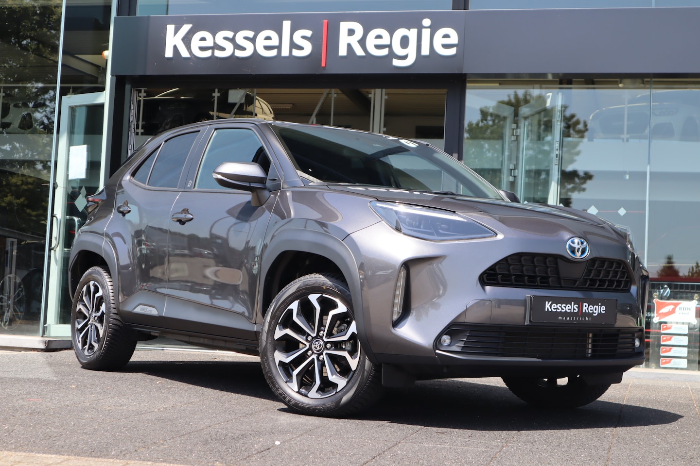 Toyota Yaris Cross - 1.5 Hybrid Team | Led | CarPlay | Camera | ACC | Stoel + Stuurverwarming | Keyless - AutoWereld.nl