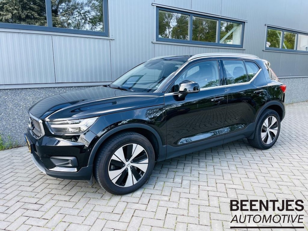 Volvo XC40 - 1.5 T4 Recharge Inscription Expression | Apple Carplay + Android | Parkeersensoren | Stuur