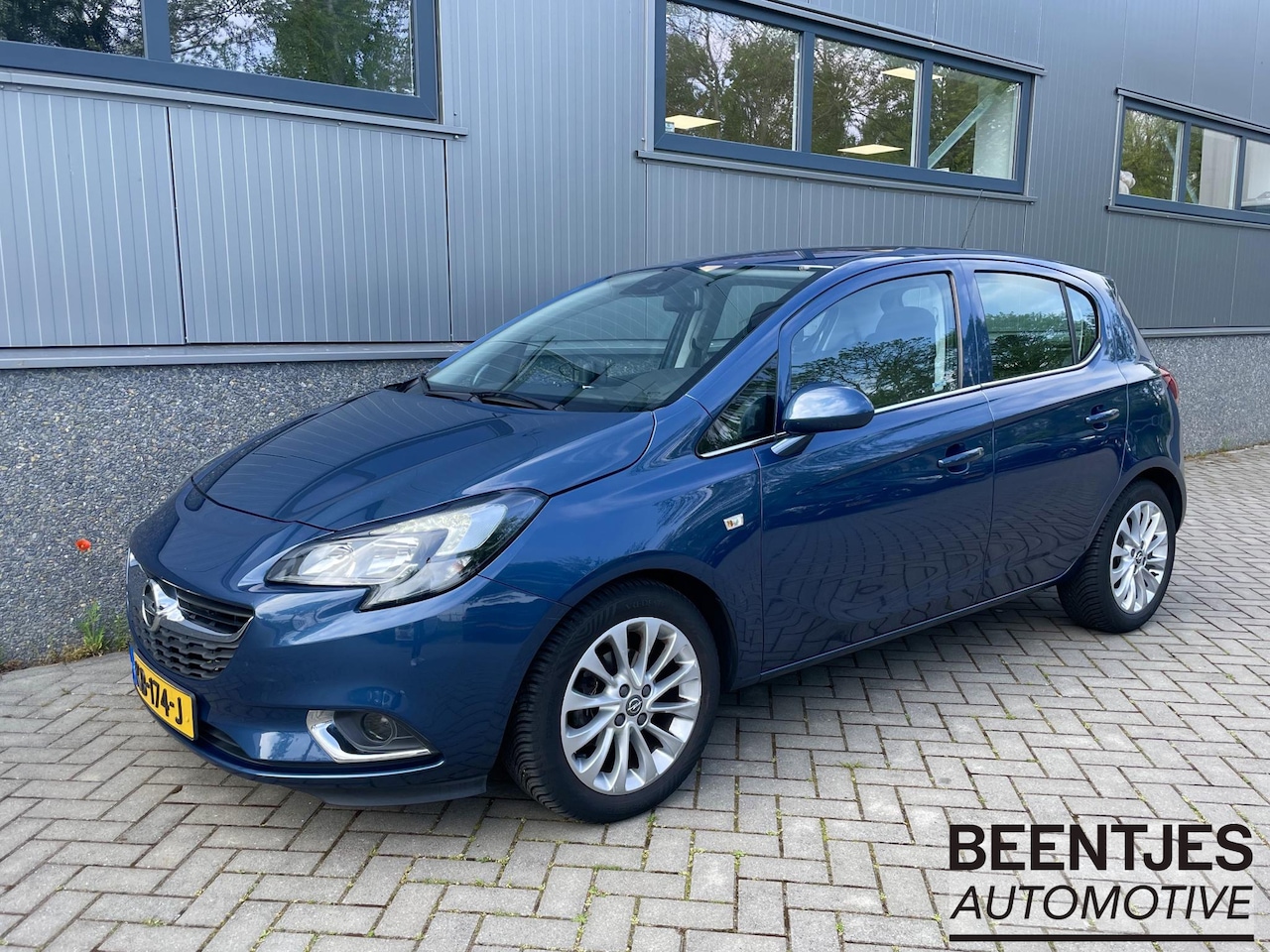 Opel Corsa - 1.4 Innovation Automaat | Stoel- stuurverwarming | Muziek streamen | Perfect onderhouden