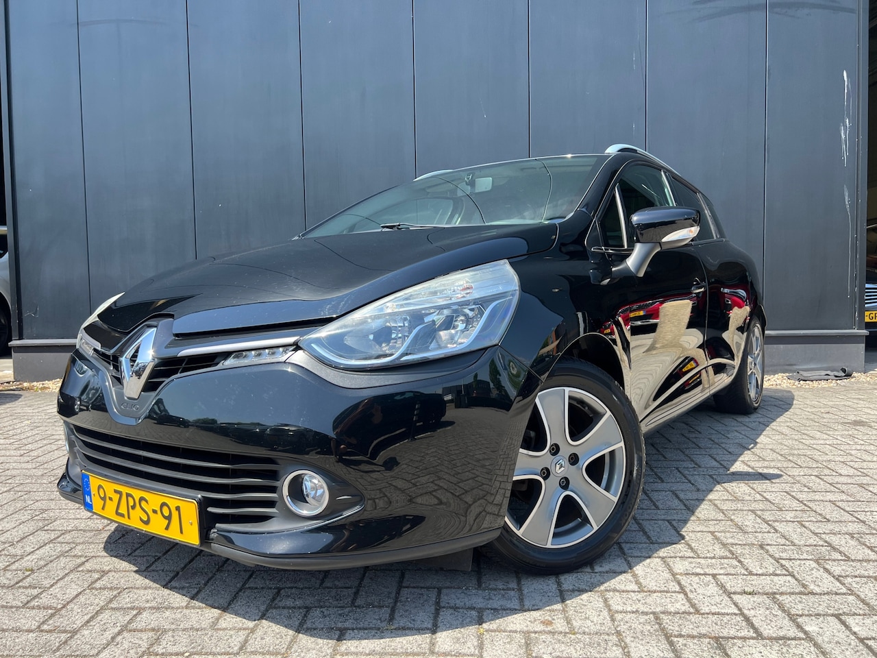 Renault Clio Estate - 0.9 TCe Night&Day '15 Lmv/Navi/OrgNl/Nap - AutoWereld.nl