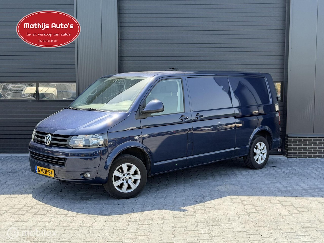 Volkswagen Transporter - 2.0 TDI L2H1 140PK! DSG Marge! Navi Airco Cruise! - AutoWereld.nl
