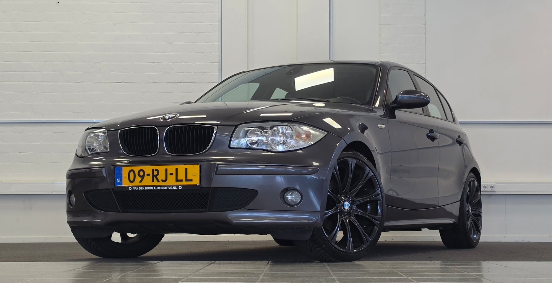 BMW 1-serie - 116i High Executive Leer Navi Android LM 19" LM velgen Mooi! - AutoWereld.nl