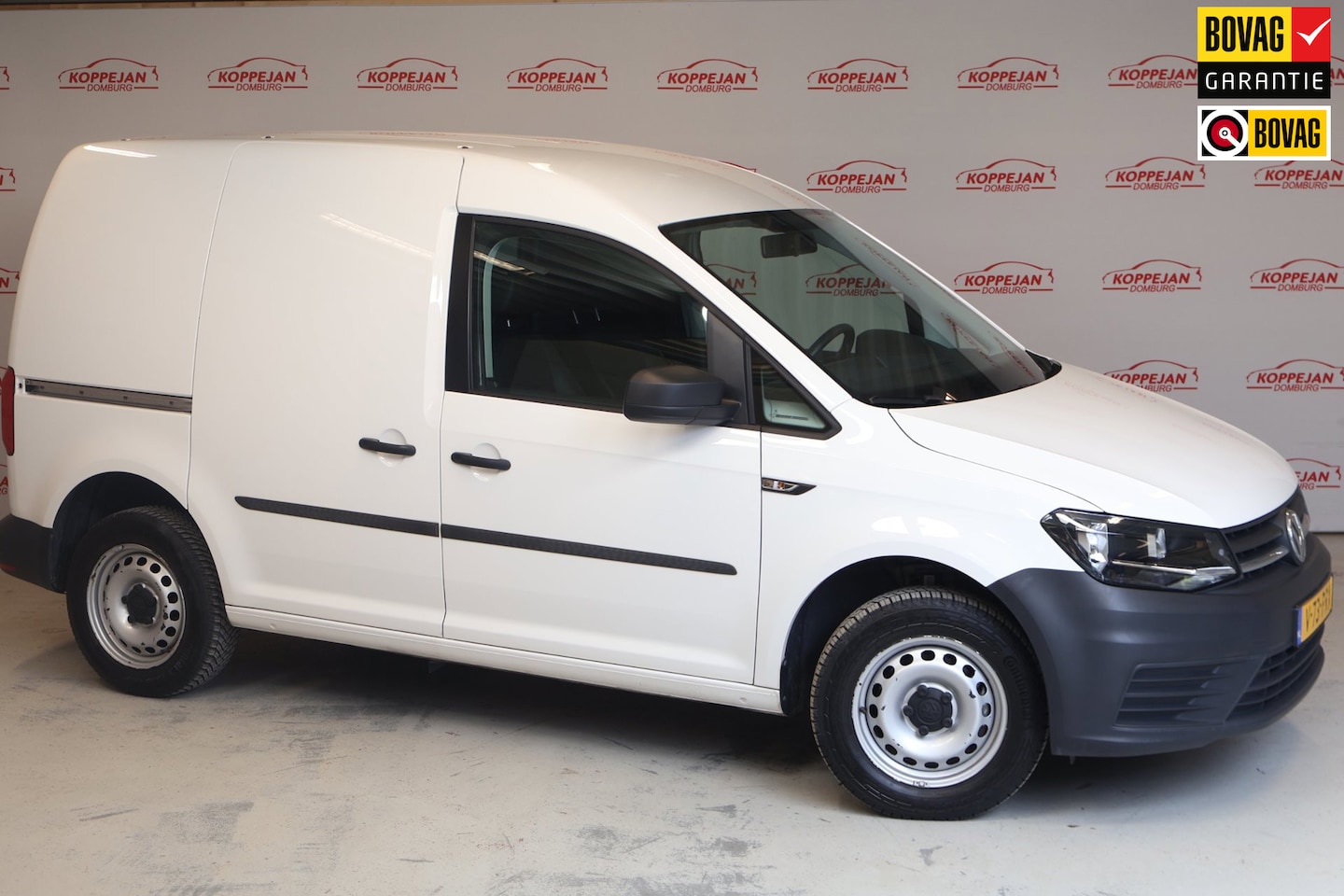 Volkswagen Caddy - 2.0 TDI L1H1 BMT Highline 2.0 TDI L1H1 BMT Highline,All season banden, Navi, Airco, Radio - AutoWereld.nl