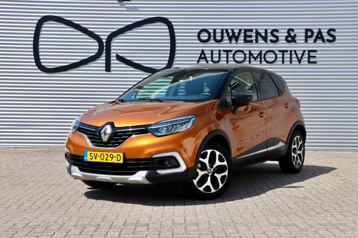 Renault Captur - 1.2 TCe Intens | NAVIGATIE | TREKHAAK | CRUISE | AIRCO - AutoWereld.nl