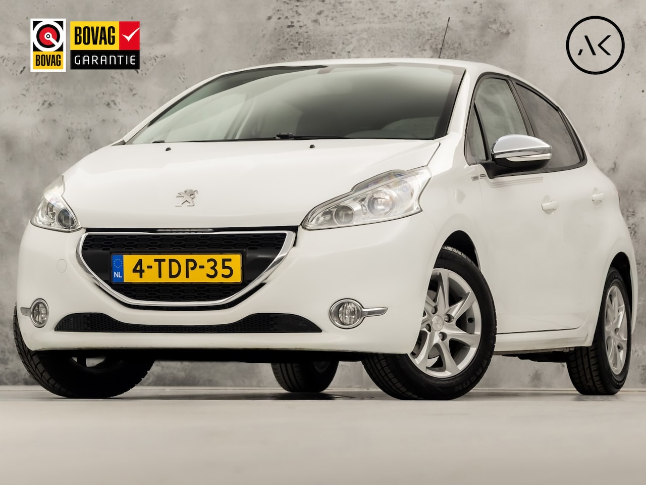 Peugeot 208 - 1.2 VTi Sport (SCHERM, CRUISE, PARKEERSENSOREN, SPORTSTOELEN, GETINT GLAS, NIEUWE APK, NIE - AutoWereld.nl