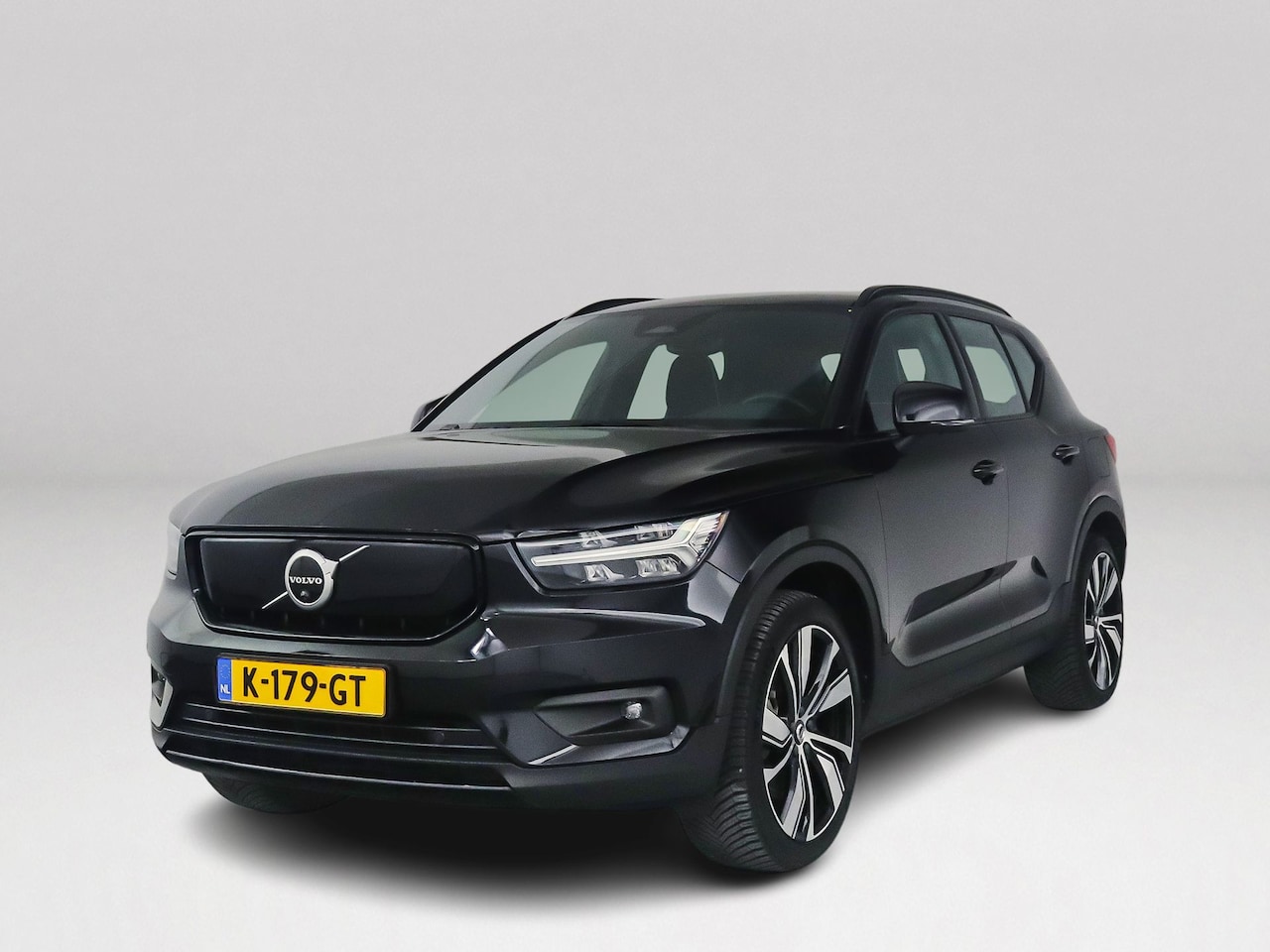 Volvo XC40 - Recharge P8 AWD R-Design | SOH 88% | 360° camera | Harman Kardon | Stoel- en Stuurverwarmi - AutoWereld.nl
