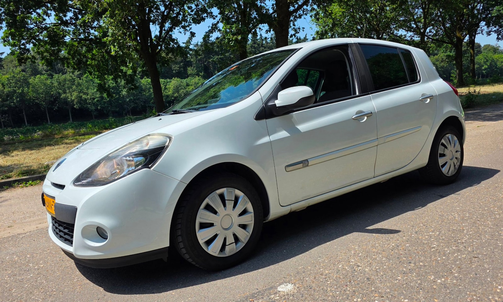 Renault Clio - 1.5 dCi - 5 Deurs - APK 17-01-2027 - Navigatie - AutoWereld.nl