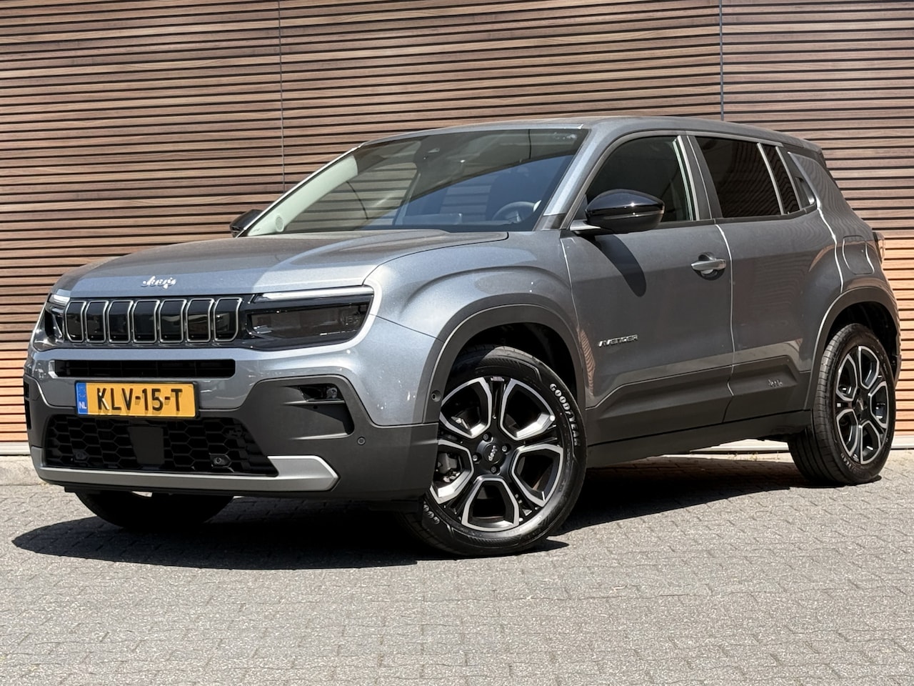 Jeep Avenger - Summit 54 kWh 18 LMV | 10,25" Uconnect | Camera | ACC | LED - AutoWereld.nl