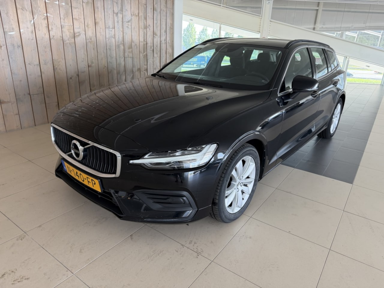 Volvo V60 - 2.0 B3 Momen Bns - AutoWereld.nl