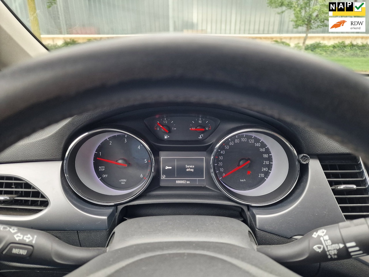 Opel Astra Sports Tourer - 1.6 CDTI Online Edition 1.6 CDTI Online Edition, MOTOR DEFECT, Inruil mogelijk. - AutoWereld.nl