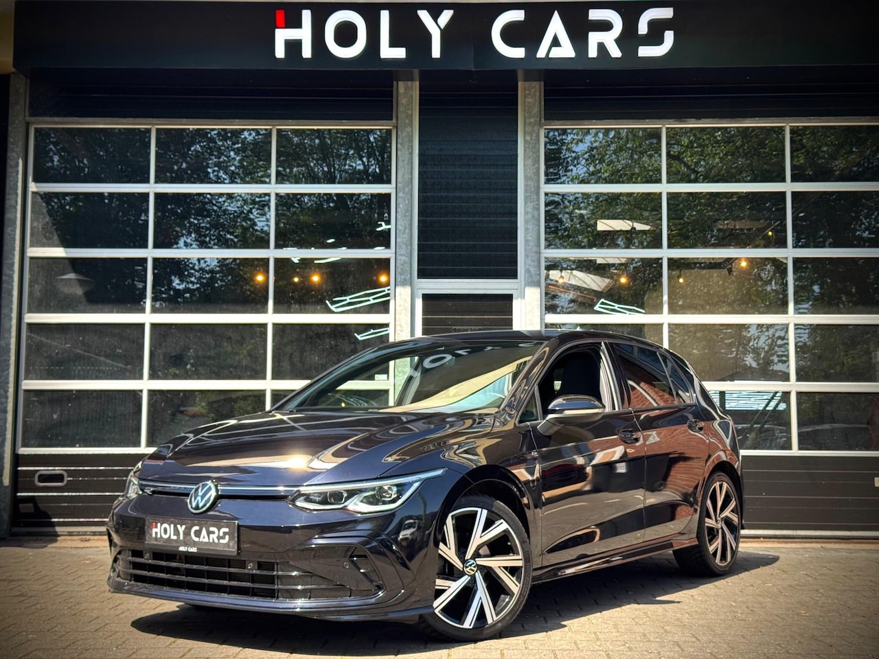 Volkswagen Golf - 8 1.5 eTSI R-Line | LED | CAMERA | SFEERVERLICHTING | CARPLAY | - AutoWereld.nl