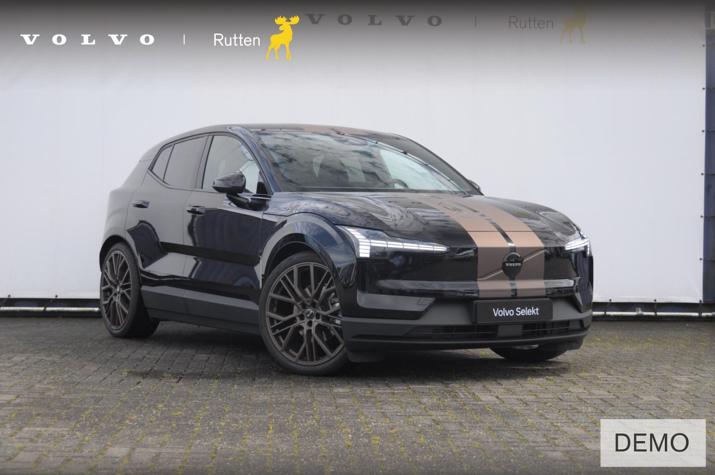 Volvo EX30 - 272PK Automaat Single Motor Ext. Range Plus Europa / Heico Verlaging / 21" Velgen / Sport - AutoWereld.nl