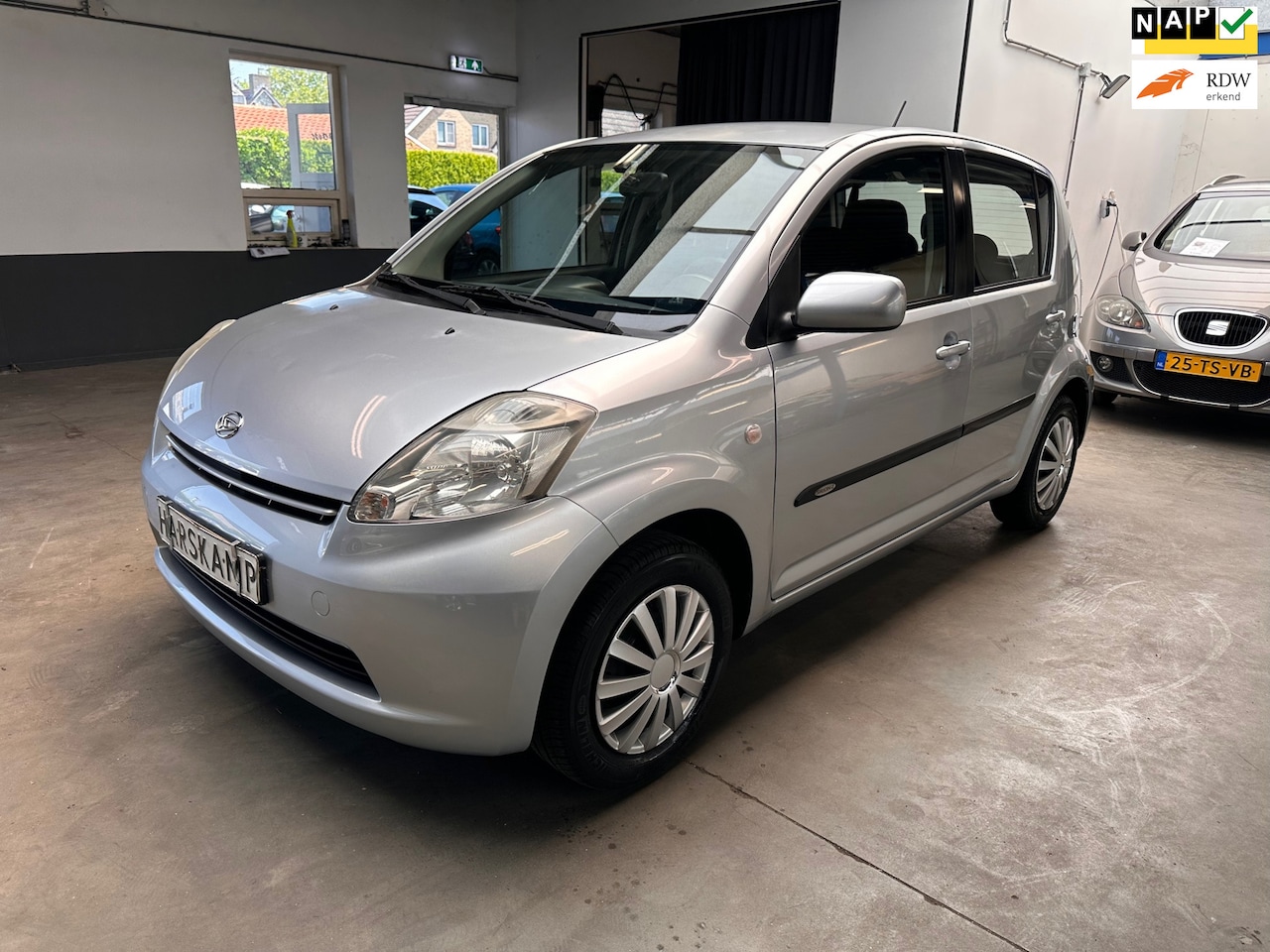 Daihatsu Sirion 2 - 1.0-12V Premium 1.0-12V Premium - AutoWereld.nl