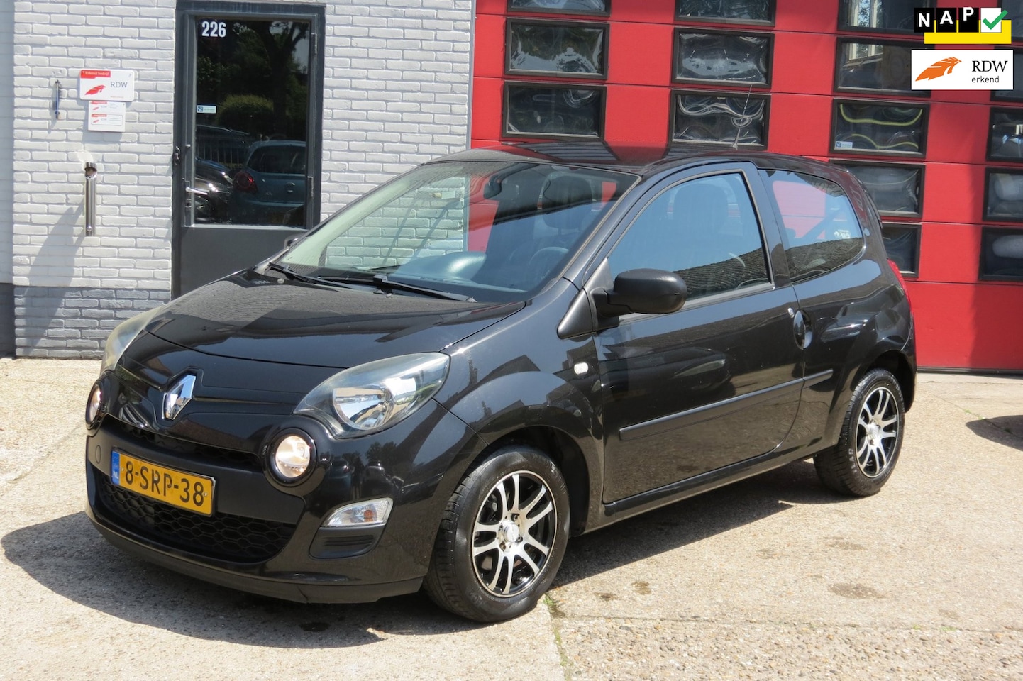 Renault Twingo - 1.2 16V Parisienne 1.2 16V Parisienne , AIRCO, CR CONTR, LM VELG - AutoWereld.nl