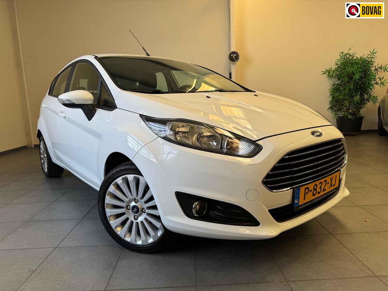 Ford Fiesta - 1.25 4 cil. / Airco / Lm velgen / Perfect onderhouden! - AutoWereld.nl
