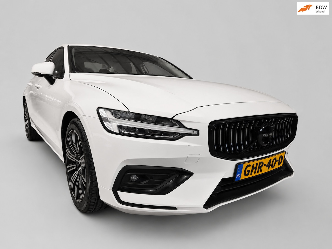 Volvo S60 - 2.0 B4 Inscription - Leder met memory en verw - Adapt Cruise - Camera - Rijklaar ! - AutoWereld.nl