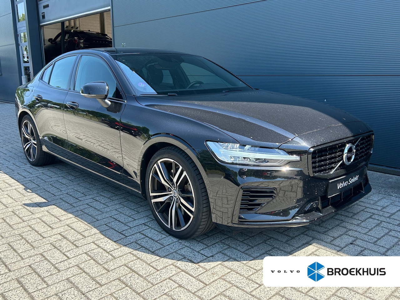 Volvo S60 - 2.0 Recharge T6 AWD R-Design | Pano | Trekhaak | Pilot Assist | Harman/Kardon | Memory | S - AutoWereld.nl