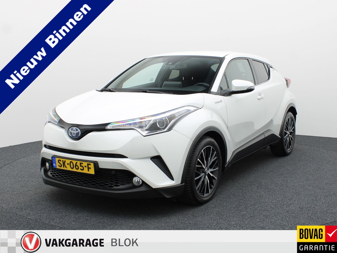 Toyota C-HR - 1.8 Hybrid Dynamic | Trekhaak | Keyless | Allseason banden | Prijs Rijklaar!! - AutoWereld.nl