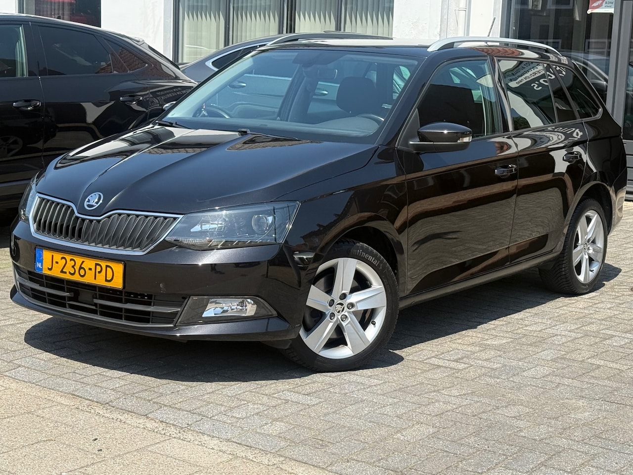 Skoda Fabia Combi - 1.2 TSI Style 1.2 TSI Style, Trekhaak,Stoelverwarming,Cruise control,Climate control,L.M. Velgen - AutoWereld.nl